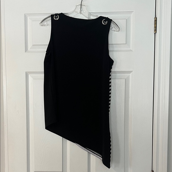 White House Black Market Black and White Asymmetrical top - Picture 3 of 4